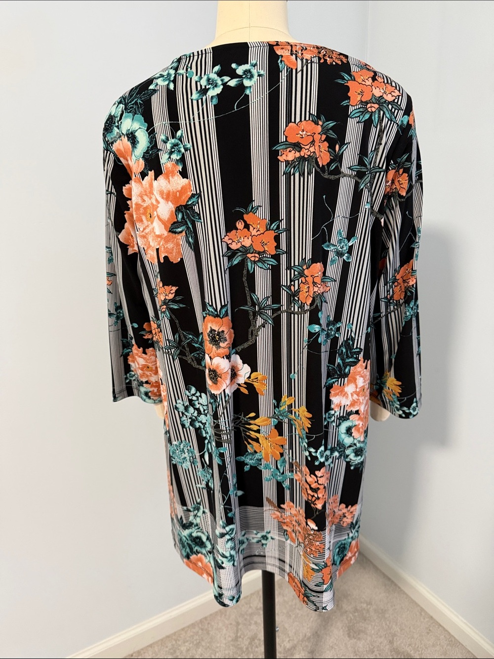 Chico's Black and Teal Floral Tunic Size 2(L) - Picture 2 of 15